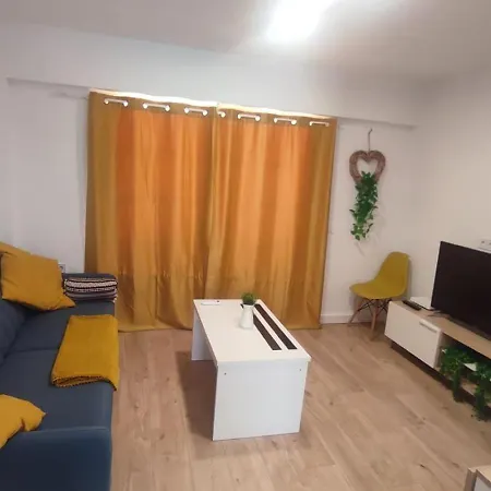 Apartamento La Reina Ii Apartment *