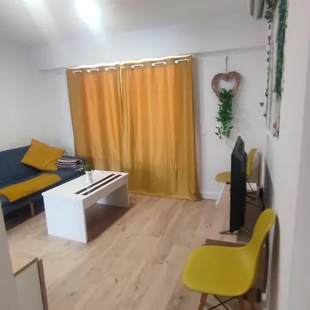 Apartamento La Reina Ii * Almeria