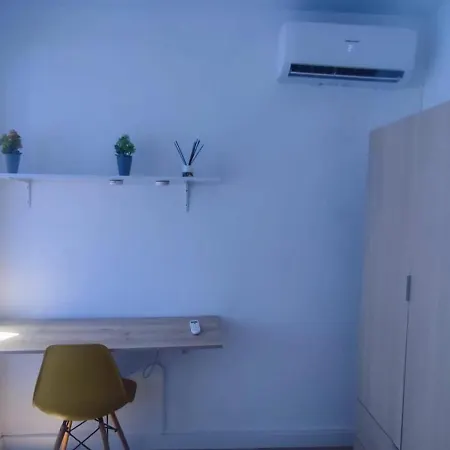 Apartamento La Reina Ii * Almeria